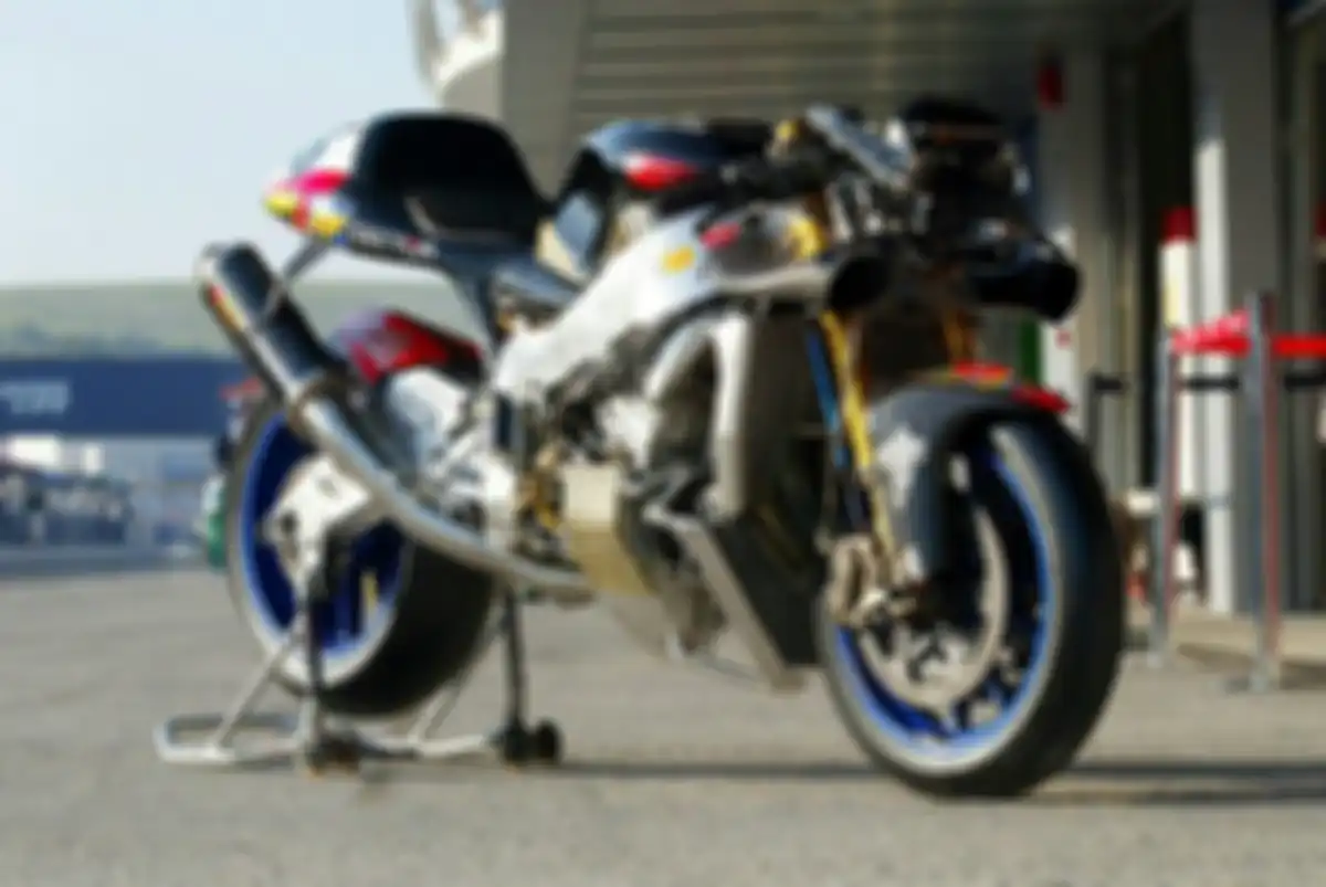 Masalah utama di Aprilia RS Cube adalah sasis yang tidak bisa mengimbangi power mesin besar