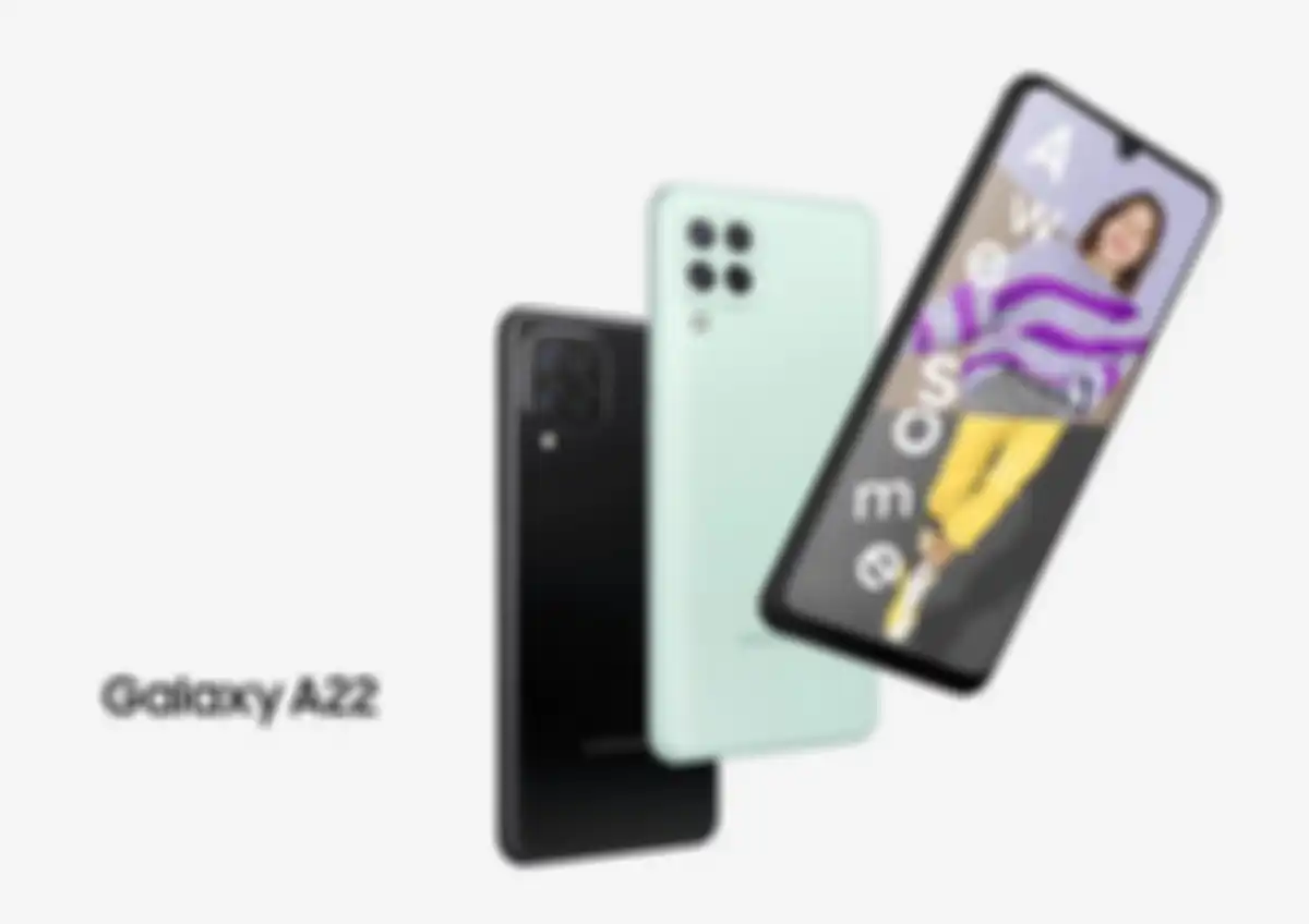Samsung Galaxy A22 yang memiliki quad kamera di bagian belakang.
