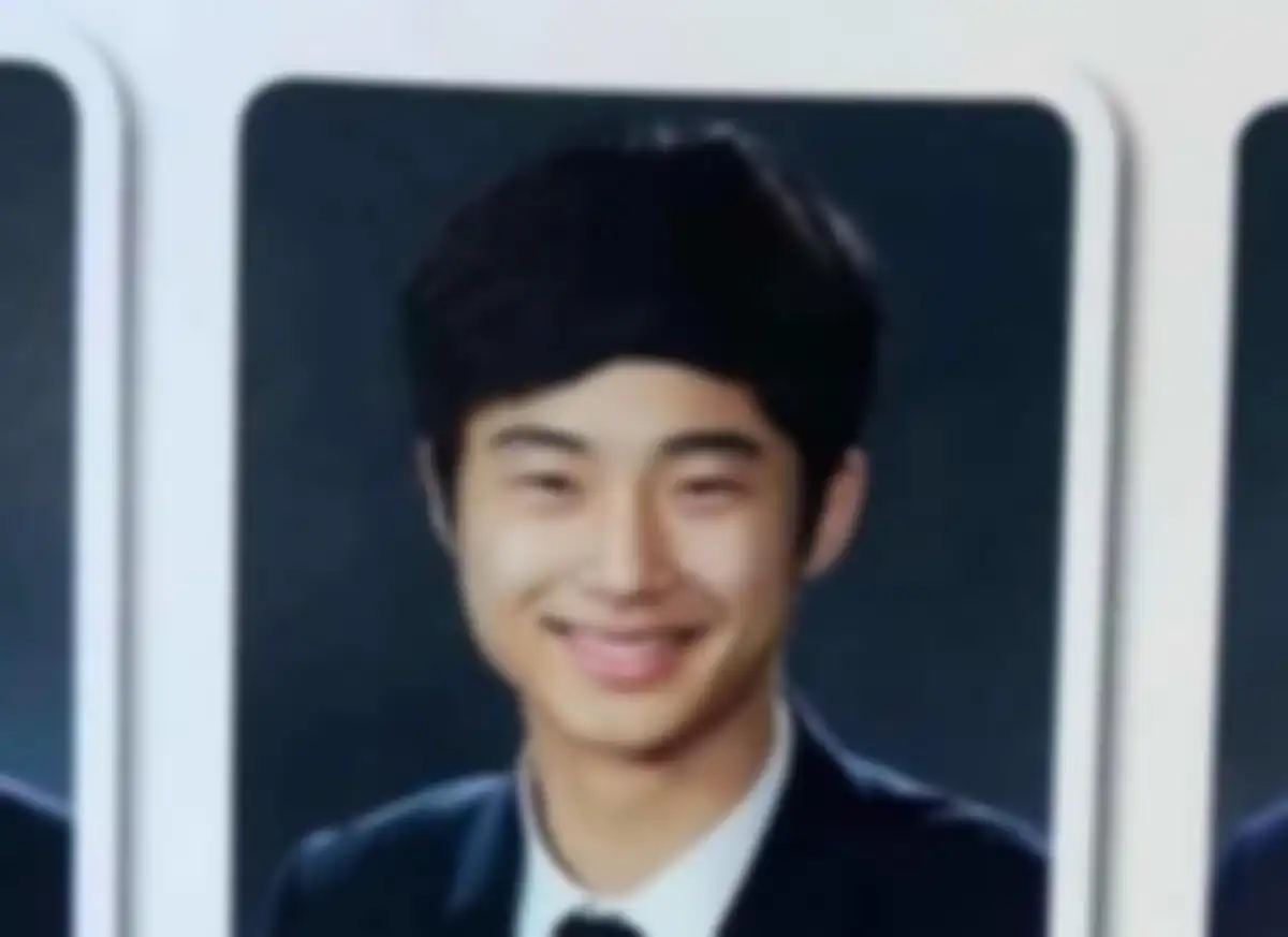 Foto kelulusan SMA Byeon Woo Seok