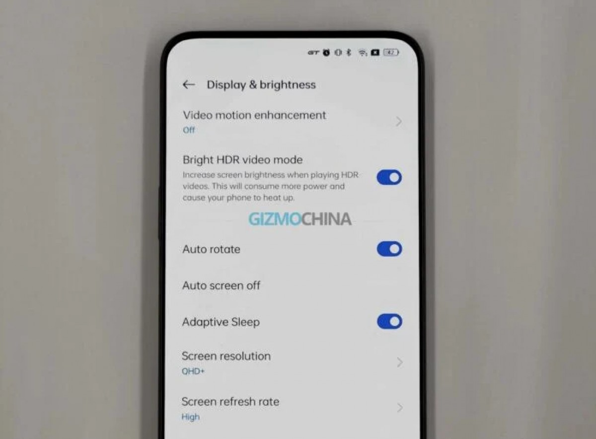Bocoran kamera selfie di dalam layar dari smartphone realme GT 2 Pro