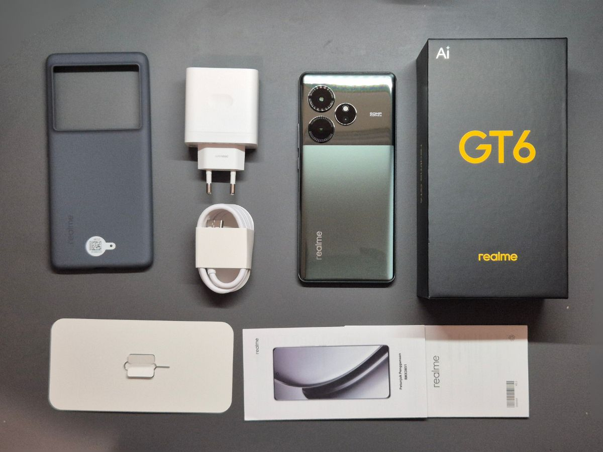isi dari kotak kemasan realme GT6