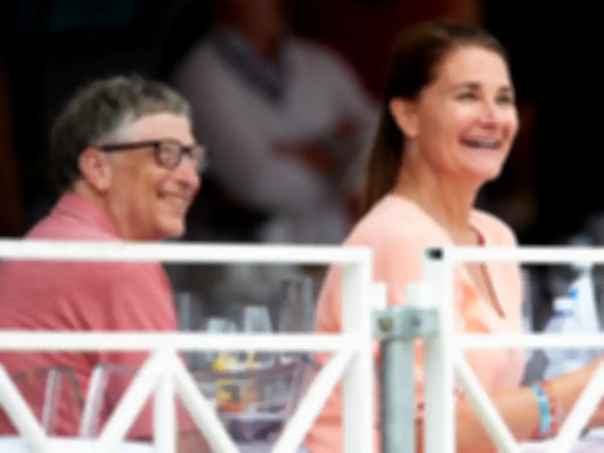 Bill Gates (kiri) dan Melinda Gates