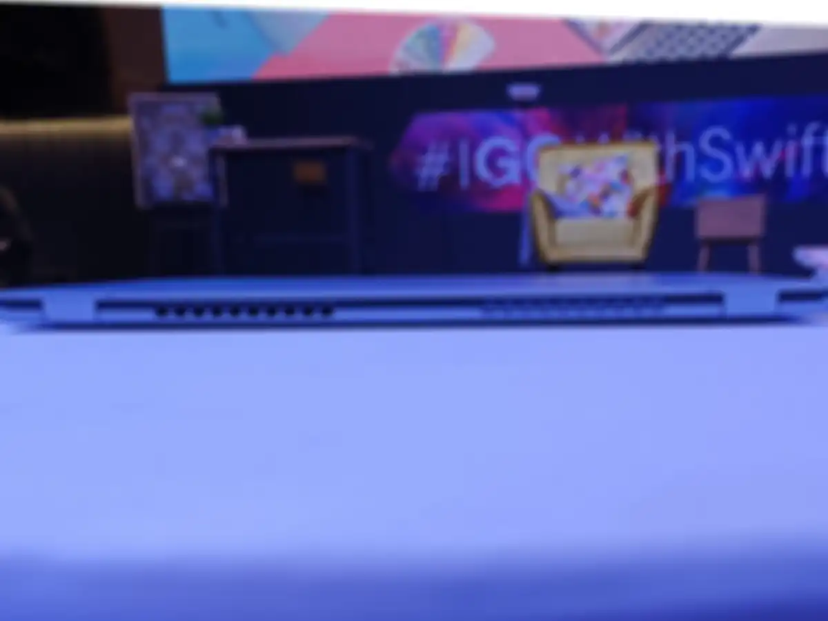 Acer Swift Edge memiliki dimensi yang cukup tipis sebagai sebuah laptop 16 inch