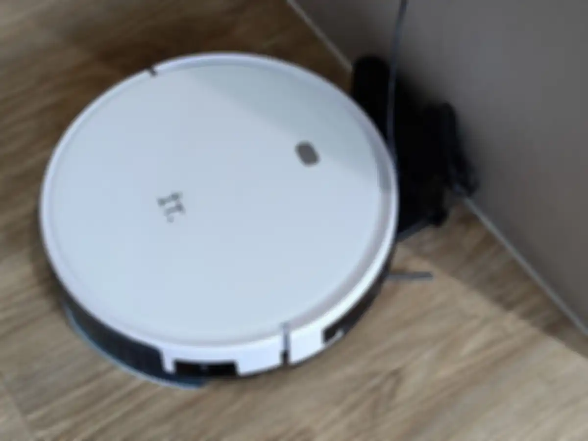 IT Robot Vacumm dengan dock stationnya