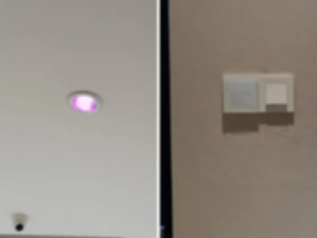 iT Smart Lamp (kiri) & Smart Lamp Switch (Kanan)