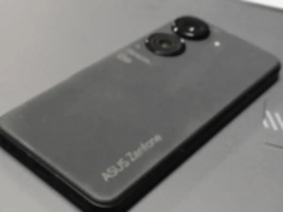 Panel belakang ASUS Zenfone 9 