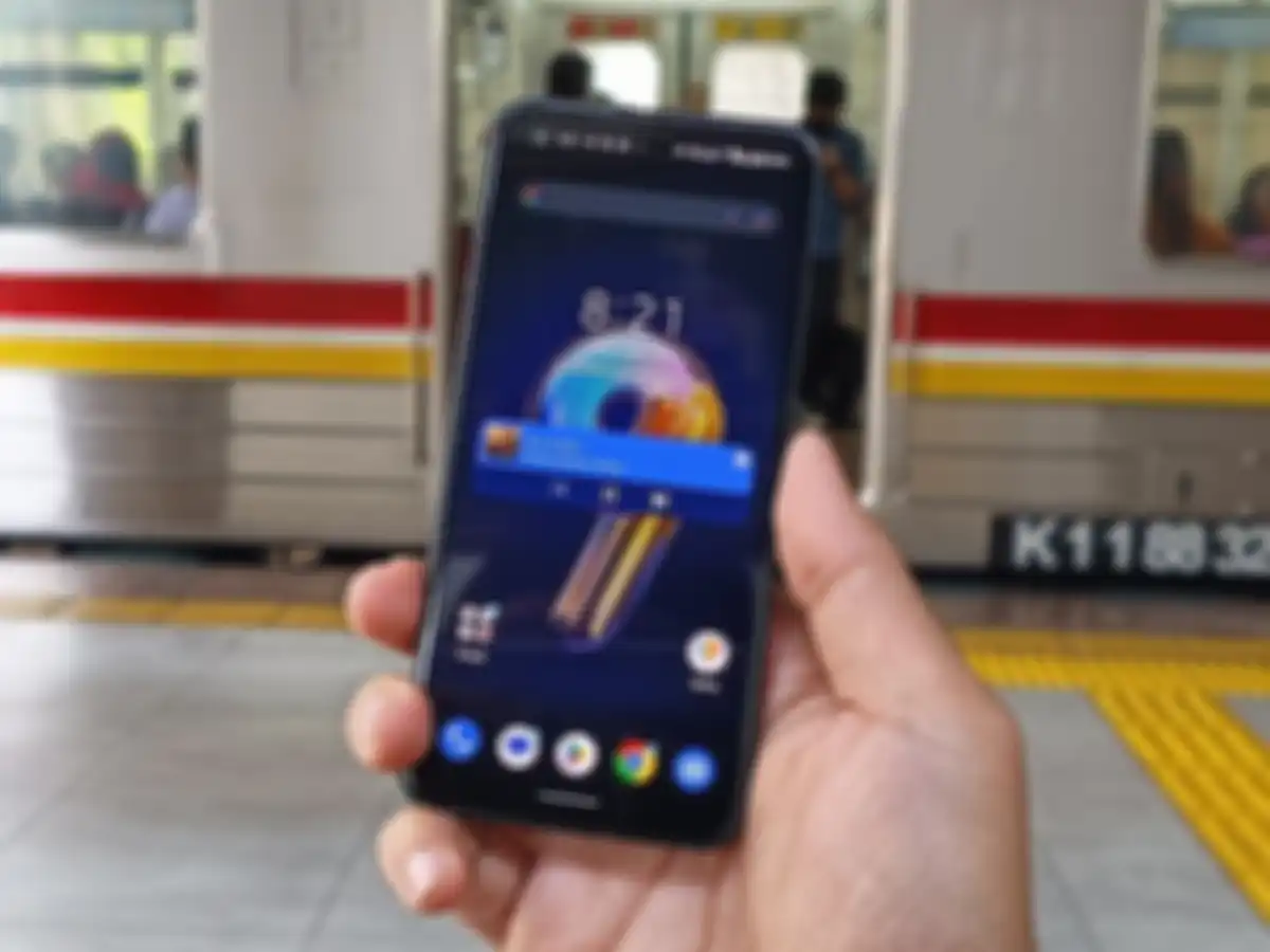 Layar dari ASUS Zenfone 9 yang sudah terlindungi oleh Lapisan Corning Gorilla Glass Victus
