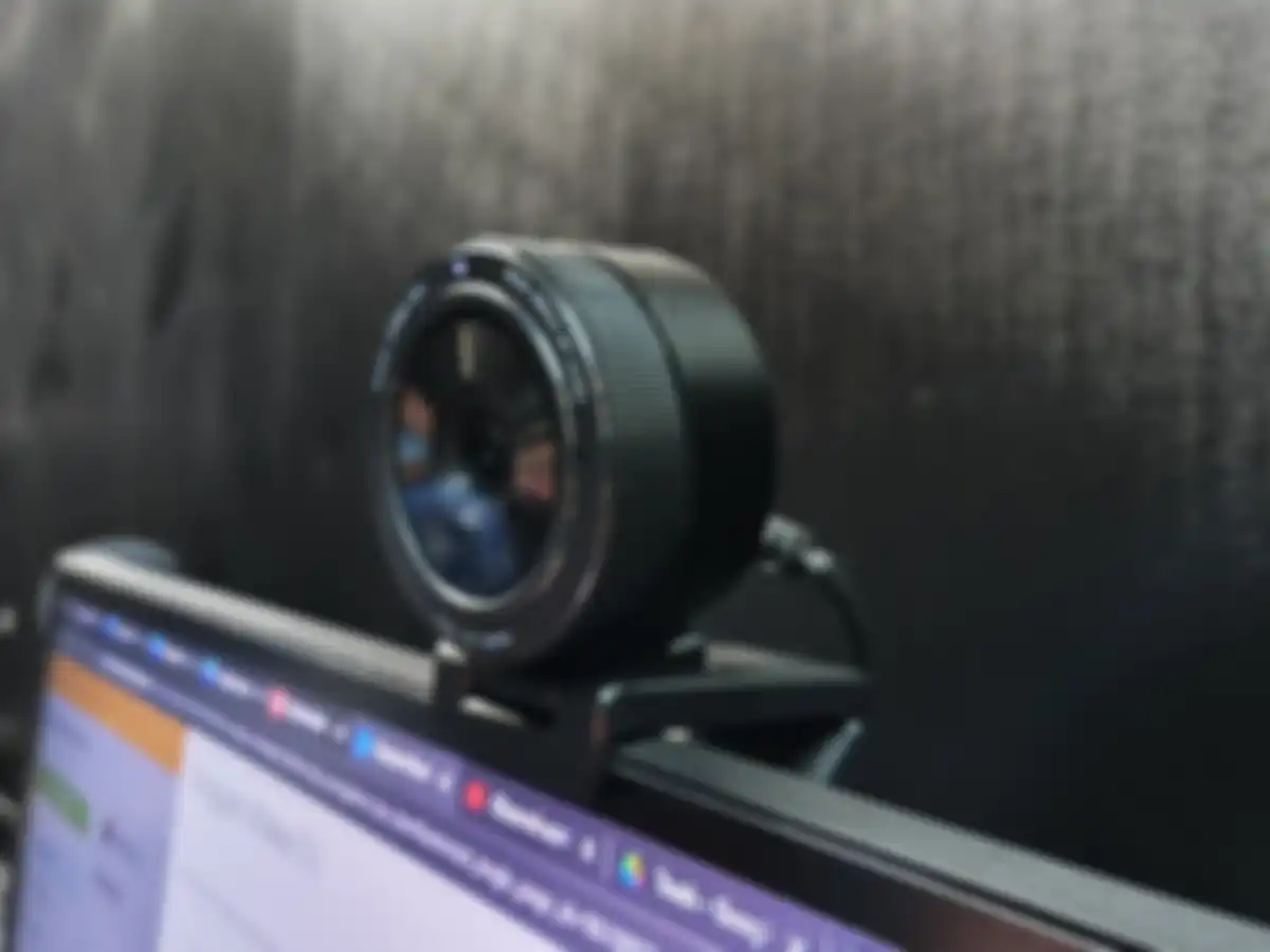 Desain Razer Kiyo Pro yang menyerupai lensa kamera