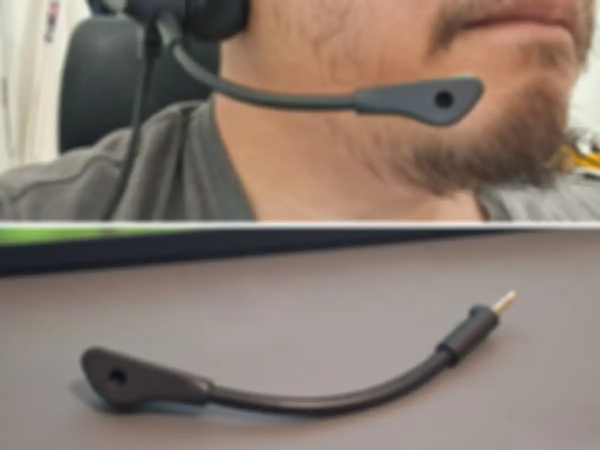Microphone detachable di ASUS ROG Delta S Animate