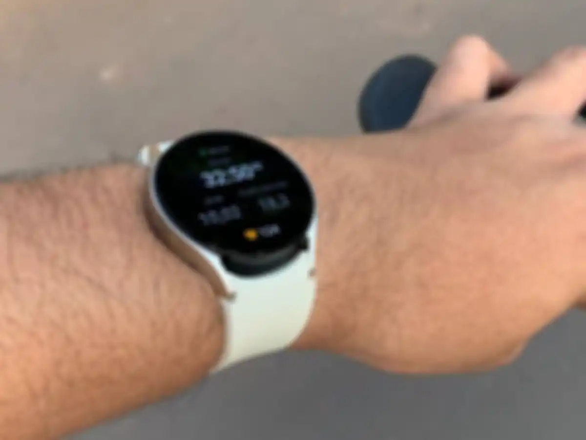 Galaxy Watch memiliki ratusan mode olahraga dan bisa menambahkan sendiri
