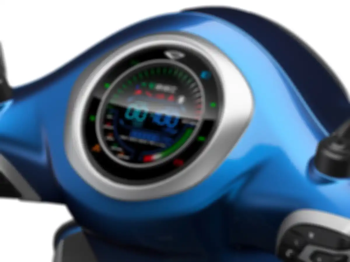 Spidometer LED di Bajaj Chetak, keren ya!