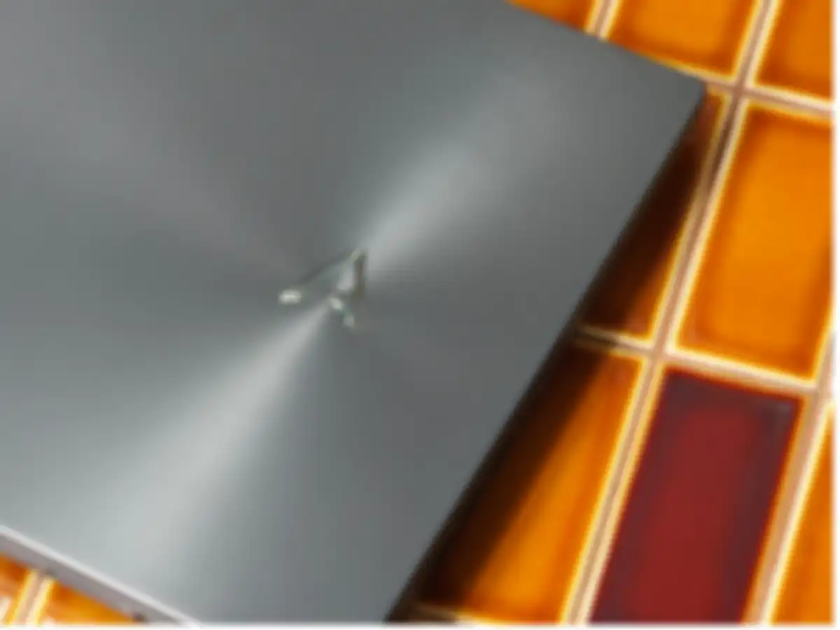 ASUS Zenbook 14 Pro Duo OLED UX