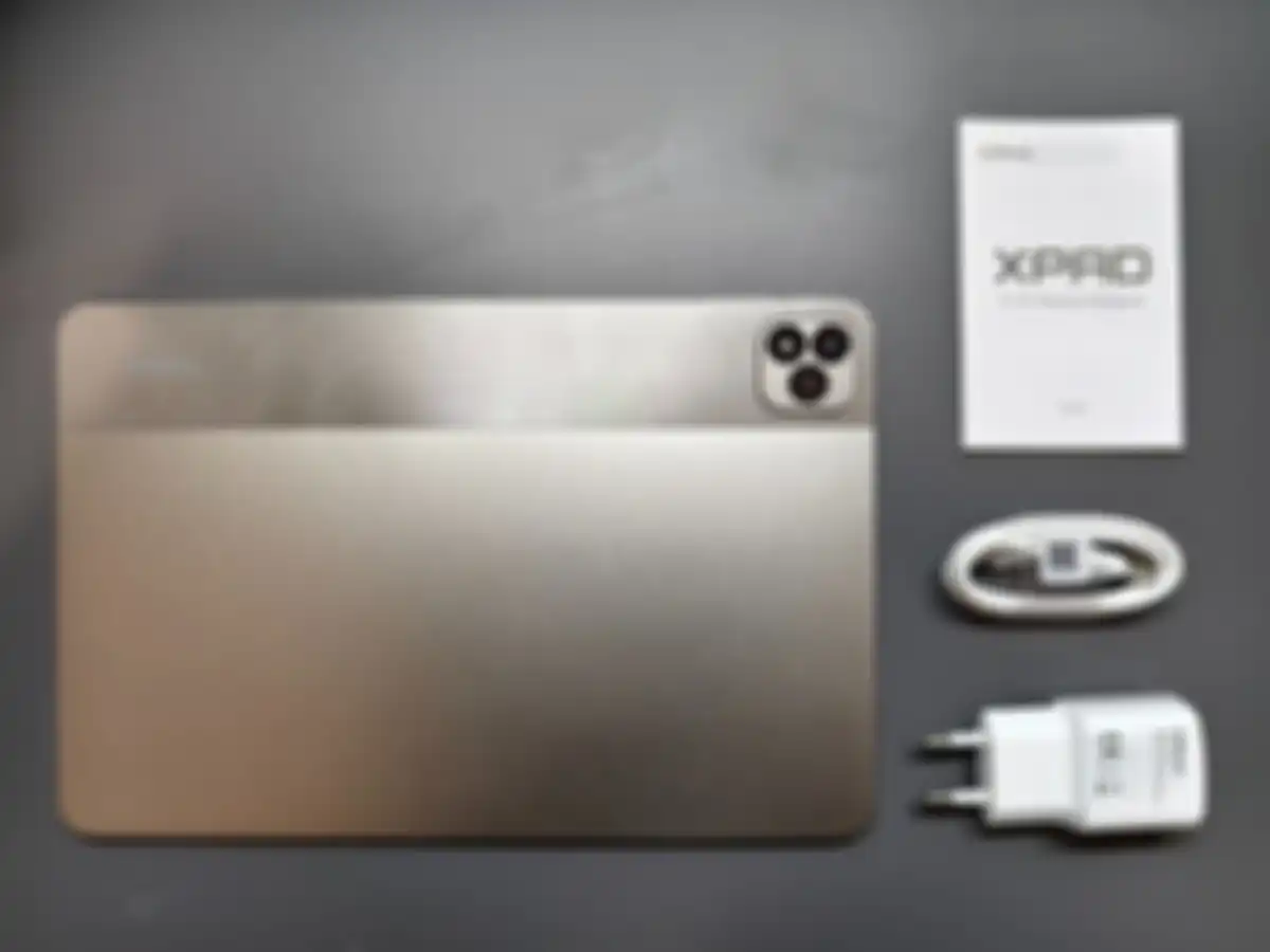 Isi dari kotak pembelian Infinix XPAD