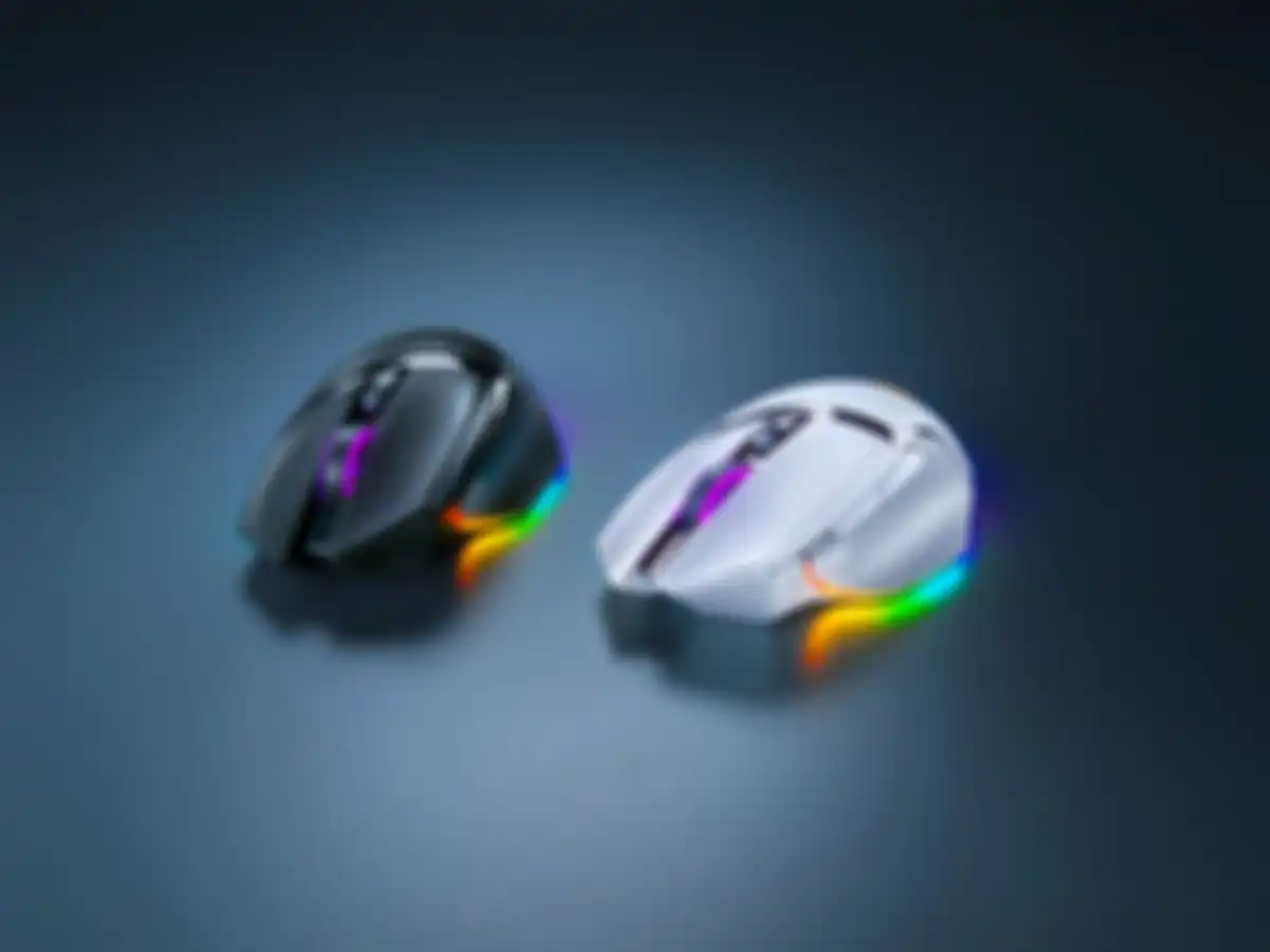 Razer Basilisk V3 Pro dalam balutan warna putih dan hitam