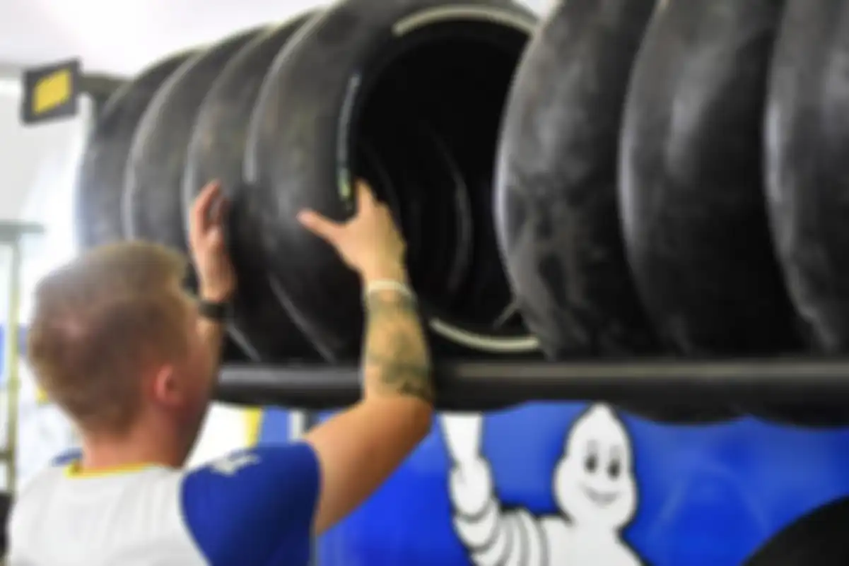 Ban slick Michelin di MotoGP