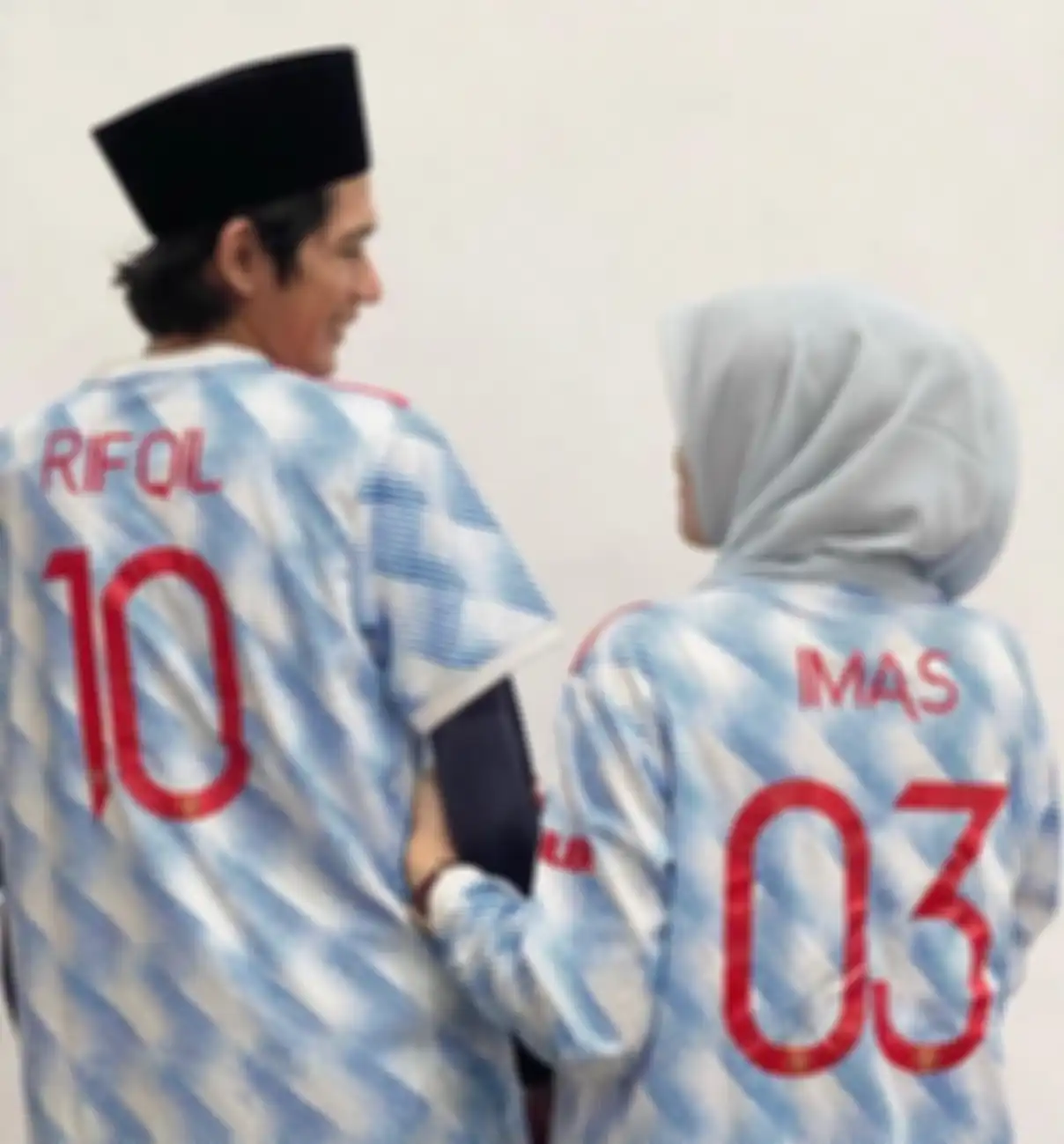 Ustazah Ning Imaz ternyata sudah dicekoki ilmu begini sedari kecil. Dia baru-baru ini dihina Eko Kuntadhi. Foto sosoknya ramai dibahas.