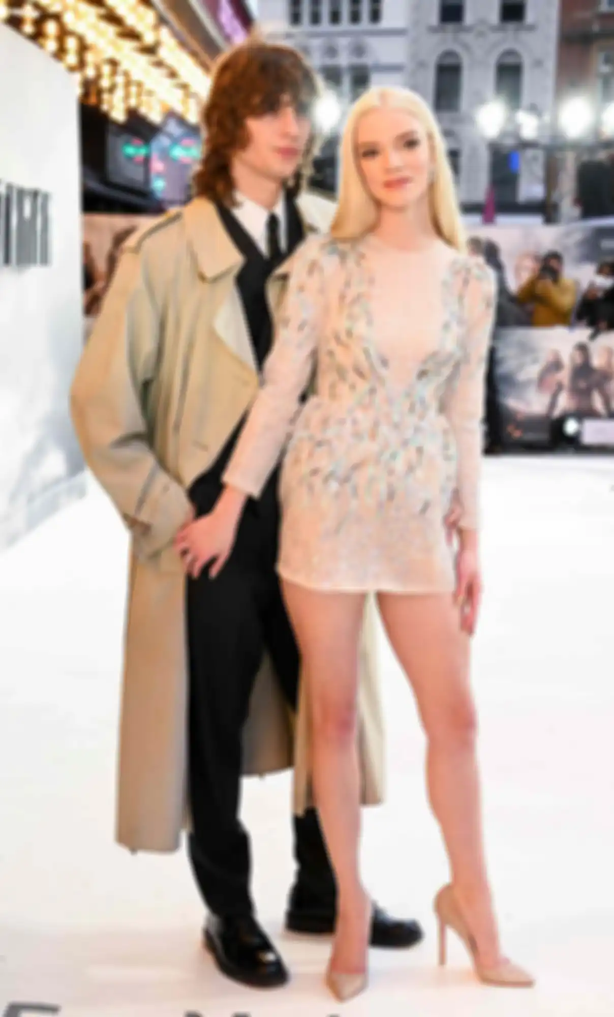 Anya Taylor-Joy dan Malcolm McRae