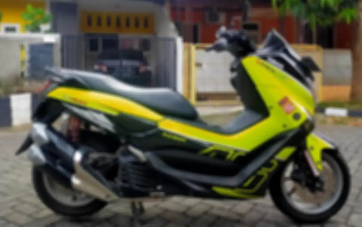 Yamaha NMAX milik Alfitra menggunakan silencer knalpot CBR250RR