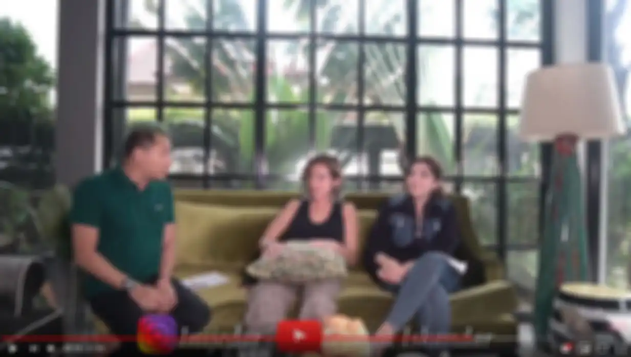 Jessica Iskandar berbincang bersama Anang Hermansyah dan Ashanty.