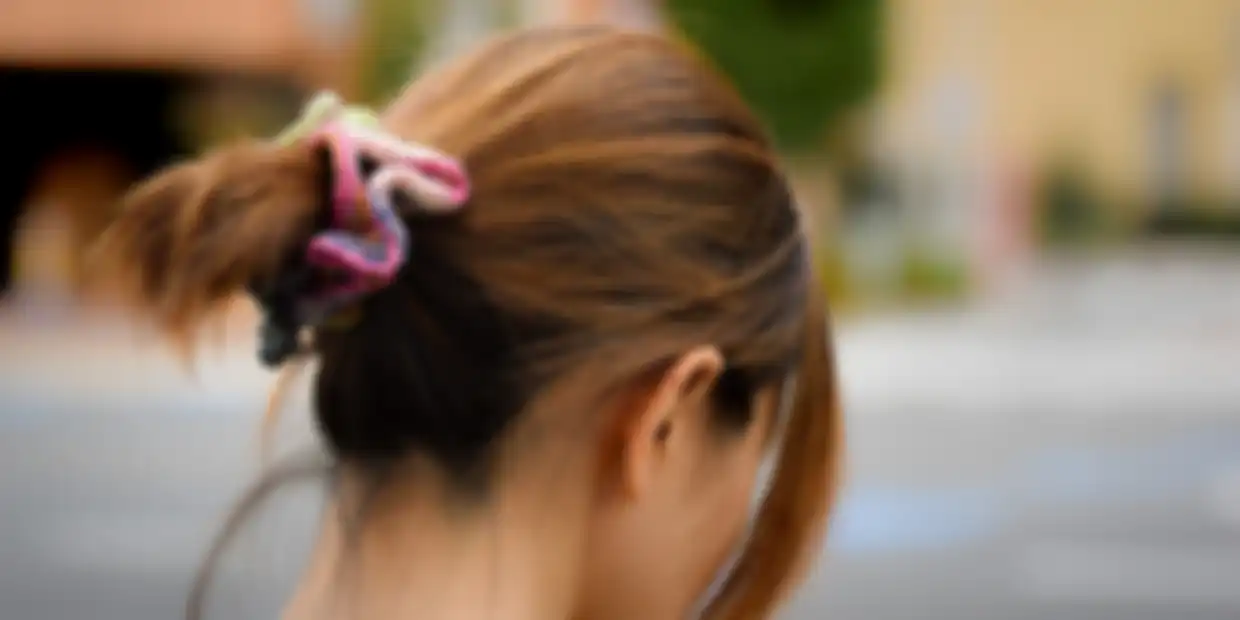Giant scrunchies, gaya rambut pendek di pertengahan tahun 2020