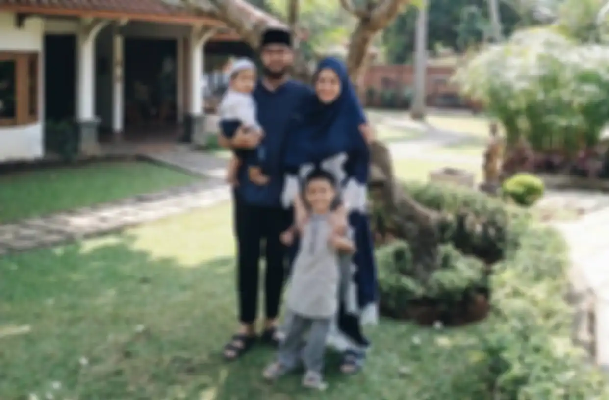 Revalina S. Temat dan keluarga