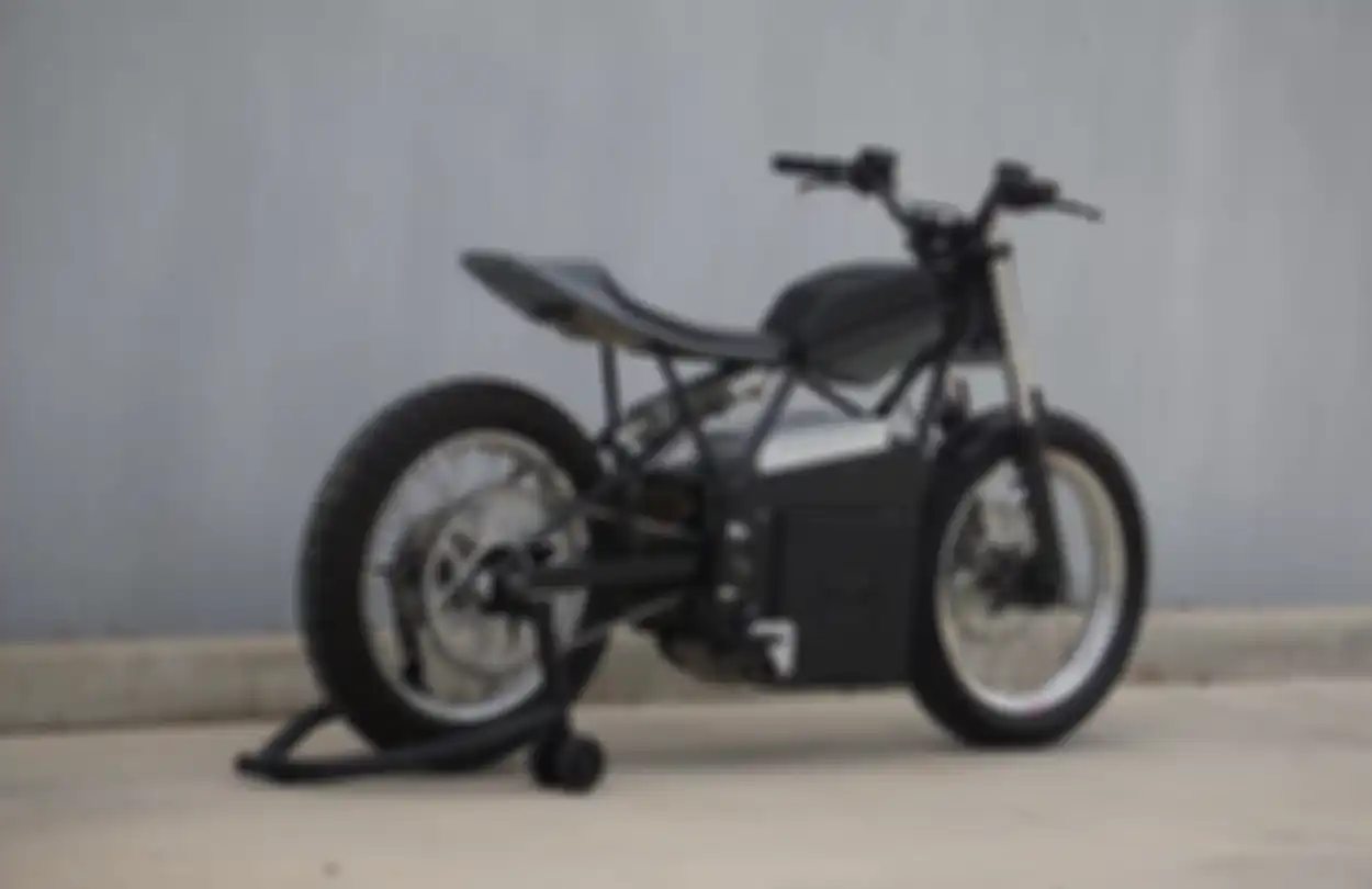 Concept Z, motor listrik asal Australia bertampang flat tracker minimalis.