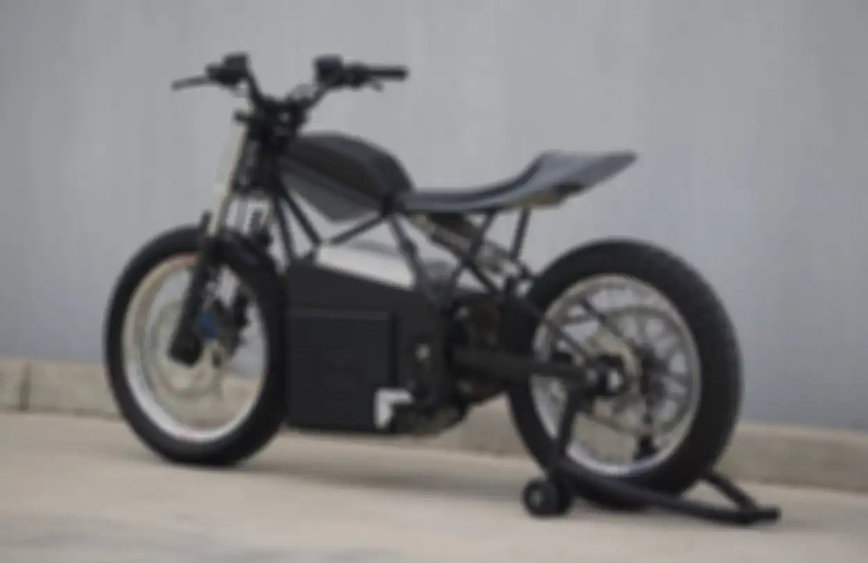 Concept Z, motor listrik asal Australia bertampang flat tracker minimalis.