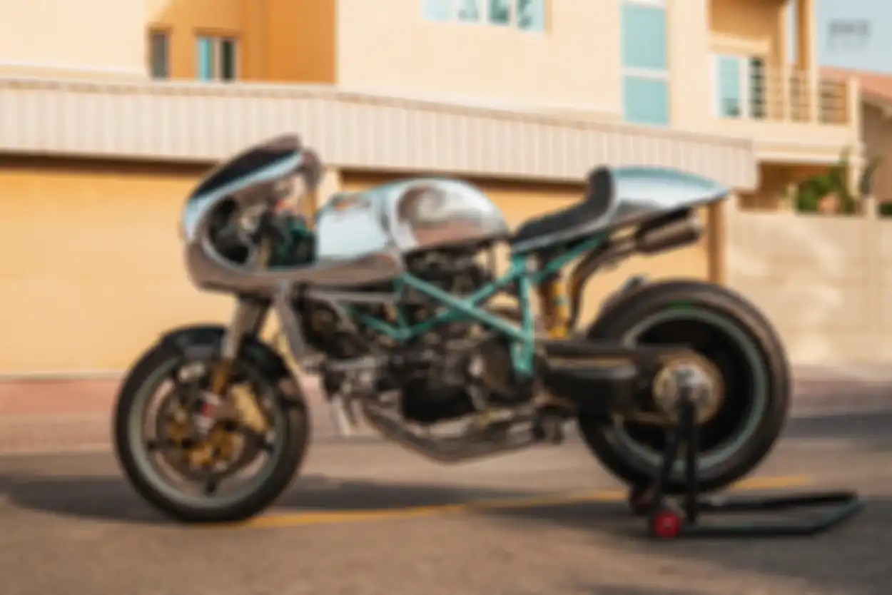 Modifikasi Ducati 996 cafe racer.