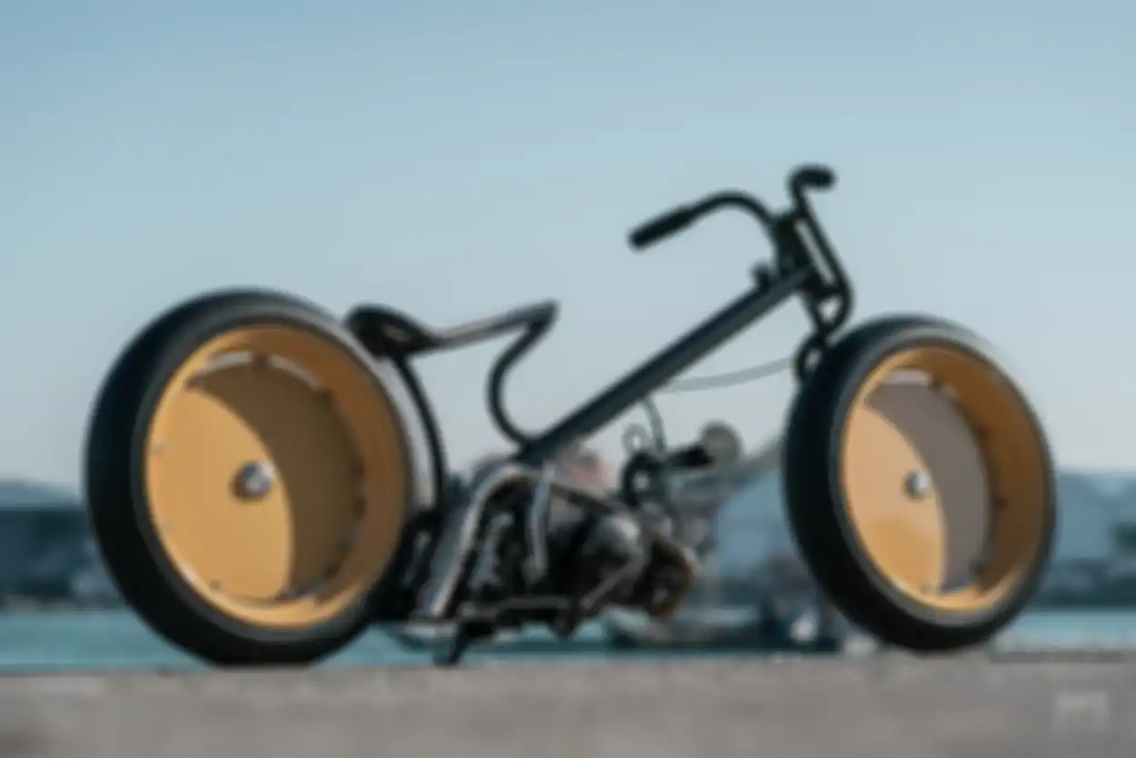Modifikasi SYM Cub bergaya hot rod.