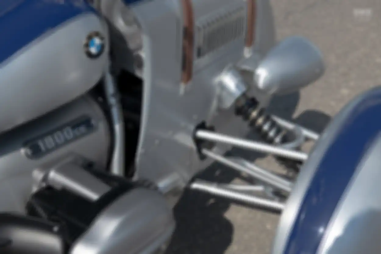 Bagian suspensi depan beserta lever dirancang custom.