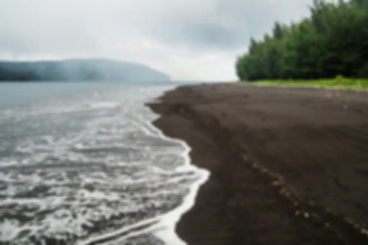 Pantai Pasir Hitam Krakatau.