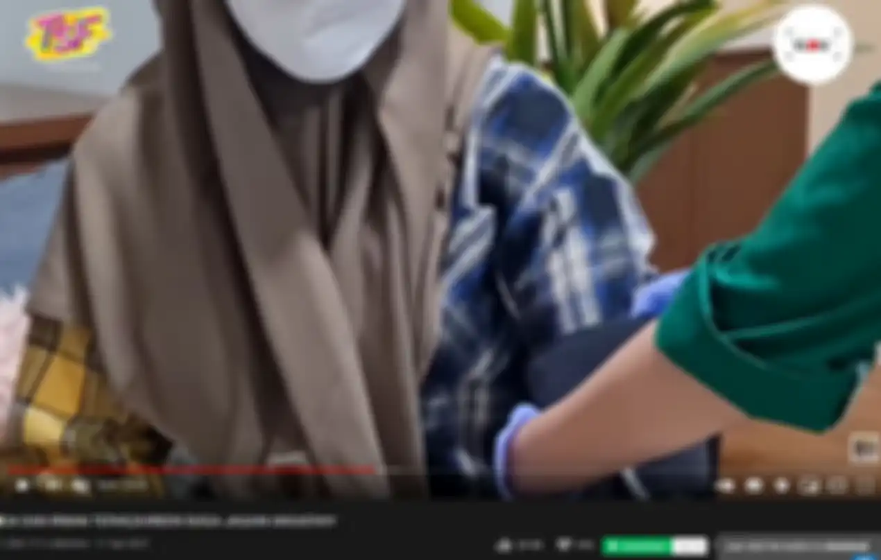 Zaskia Sungkar di bawa ke rumah sakit