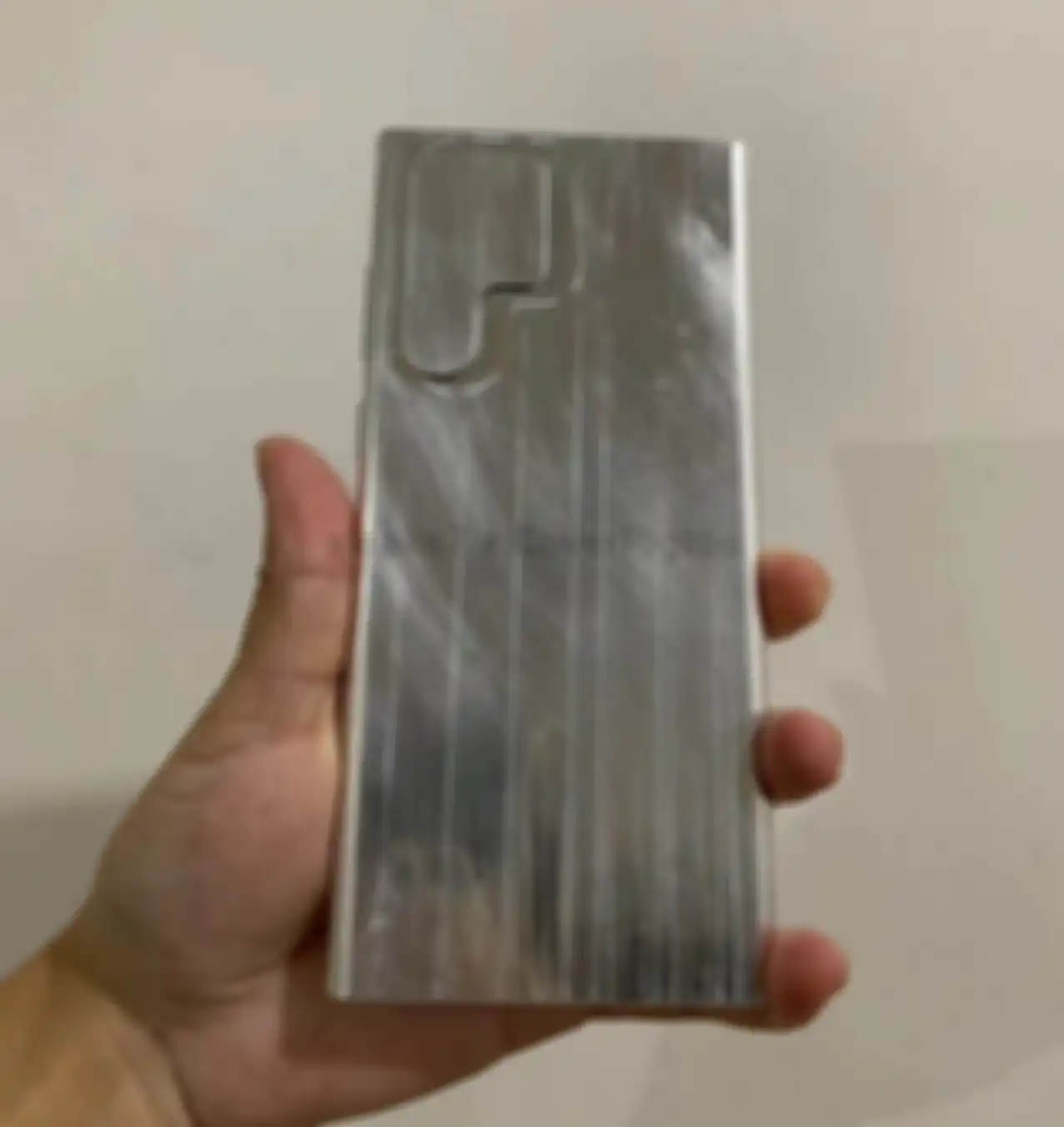 Bocoran unit Dummy Samsung Galaxy S22 Ultra tampak belakang bagian kamera