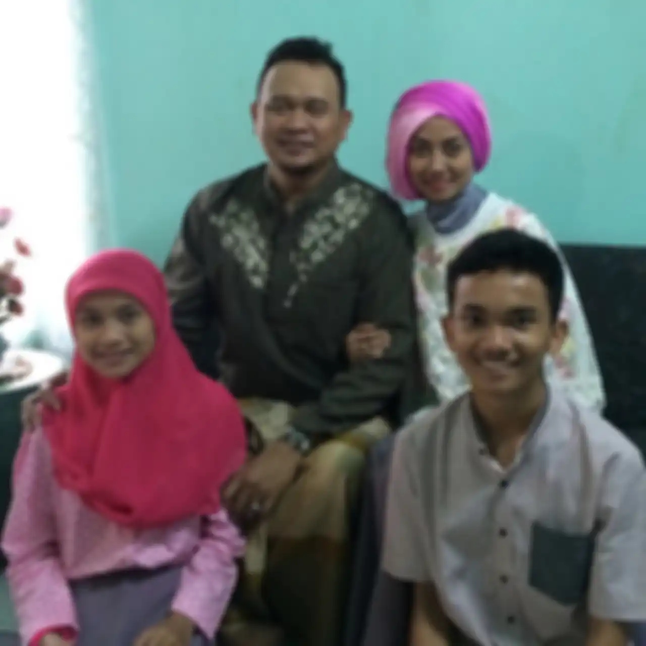 Formasi lengkap keluarga Cak Lontong