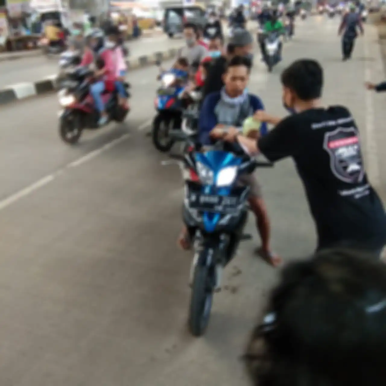 Keren nih, Jakarta Max Owners (JMO) berbagi dengan sesama membangikan takjil tiap tahunnya.