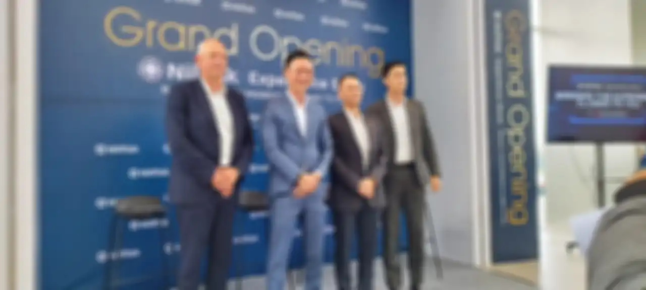  (dari kiri) Michael T. Hansen, Head of Nilfisk Asia-Pacific; Yan Chye Quek, Nilfisk General Manager; Denny Muliawardhana, Head of Cleaning Division PT Kawan Lama Sejahtera; dan Vincent Mintarja, Product Director PT Kawan Lama Sejahtera; dalam Grand Opening Nilfisk Experience Store powered by Kawan 