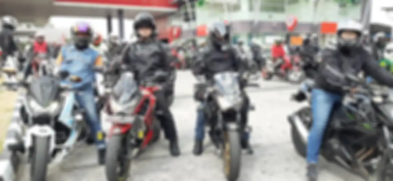 Rolling bareng sejauh 100 km PP, dilakukan oleh 100 motor Kawasaki Z series