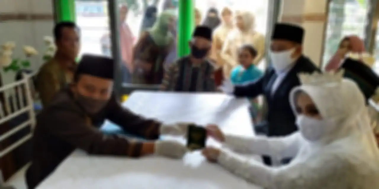 Pernikahan blogger Candra Bi dengan tambatan hatinya, Mufida, menggunakan mahar unik berupa adsense dan hosting