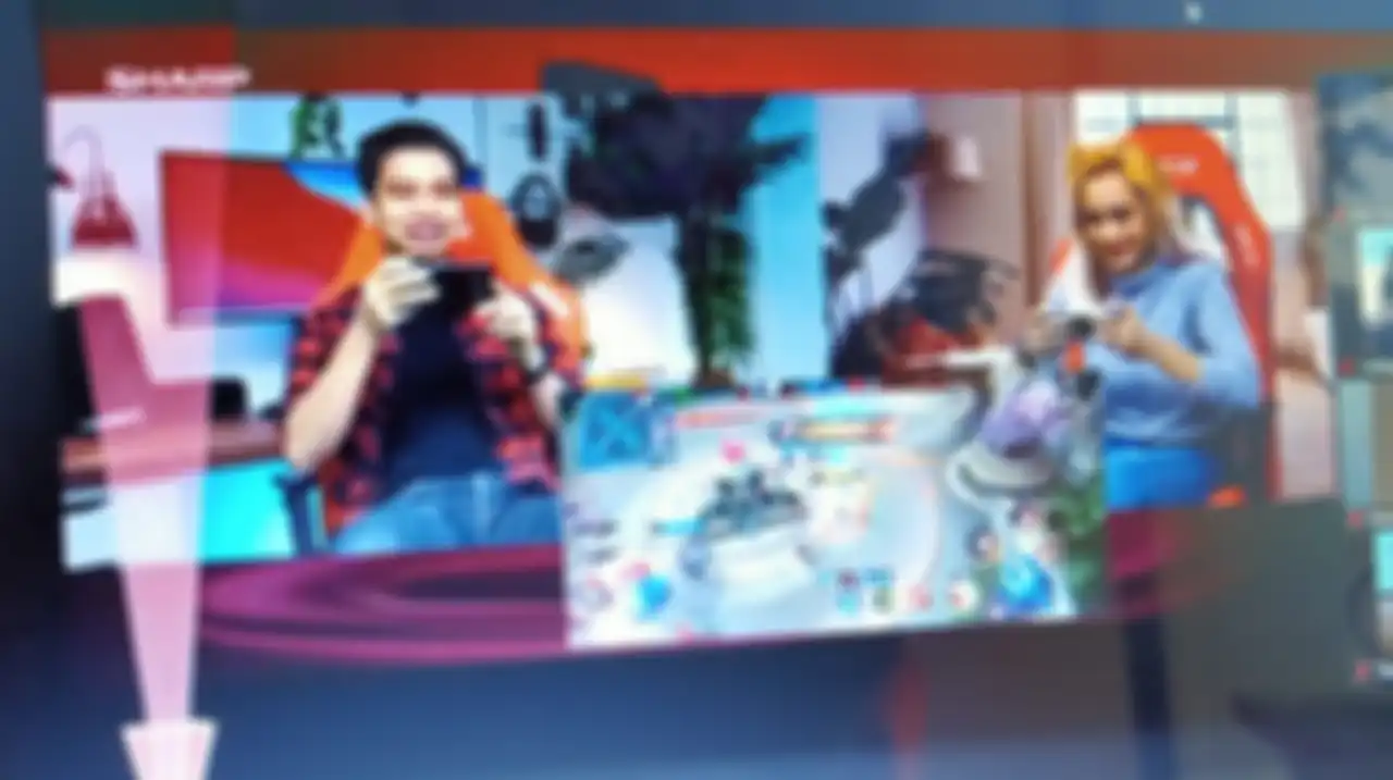 Youtuber David Brendi Gadgetins dan influencer  FF Audrey main game secara online.