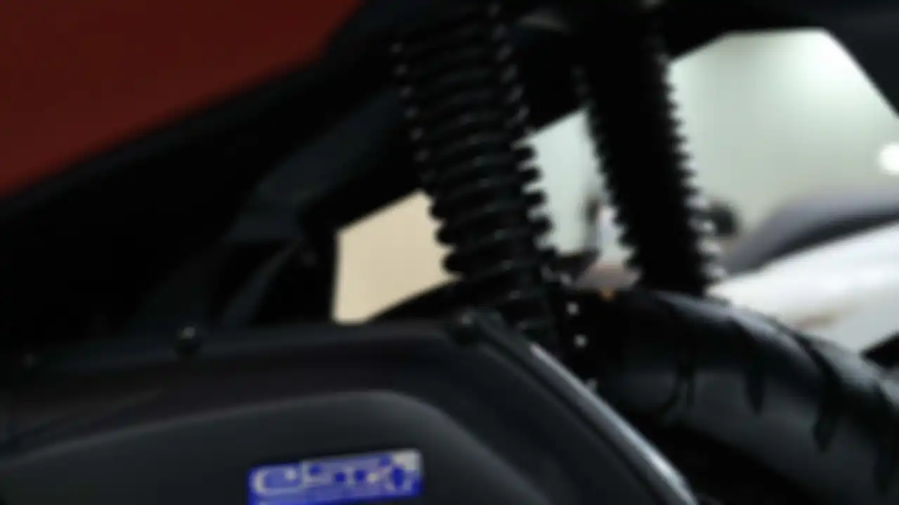 Sokbreker baru di Honda PCX 160.