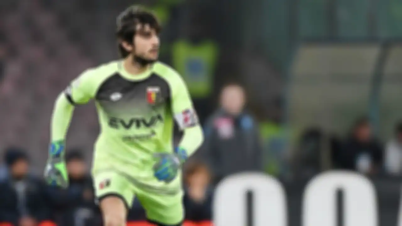 Mathia Perin saat masih di Genoa