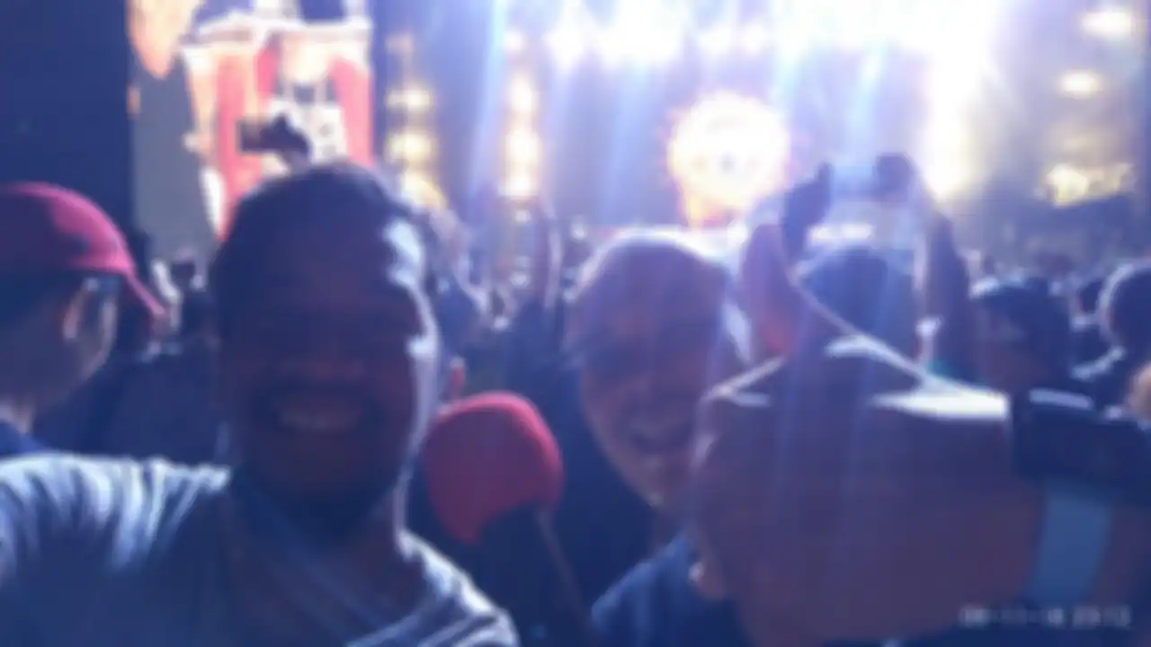 Angga Rino, cowok beruntung yang adpat mix Axl Rose di konser Guns N Roses Jakarta