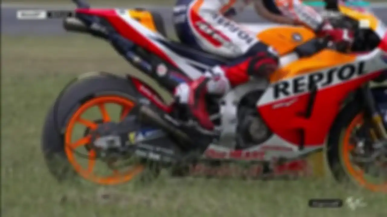 Rantai motor Marc Marquez sempat terlepas