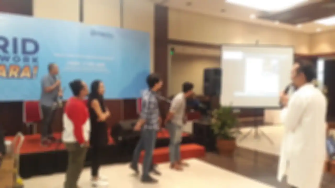 Peserta antusias mengikuti games yang diadakan Divisi Otomotif Grid Network, Jumat (17/5/2019)