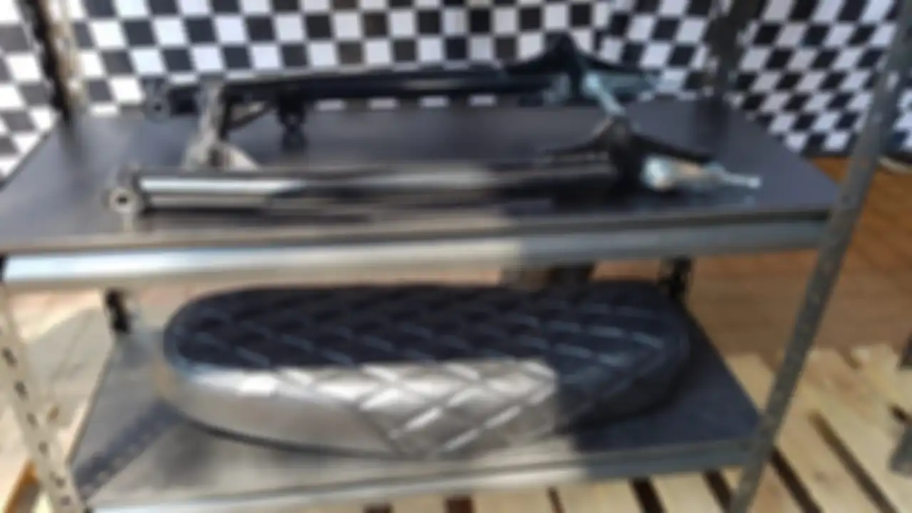 Swing arm dan jok W175 customkit Katros Garage 