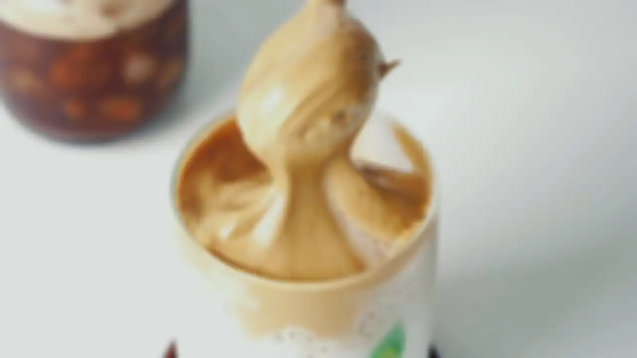 Dalgona Coffee