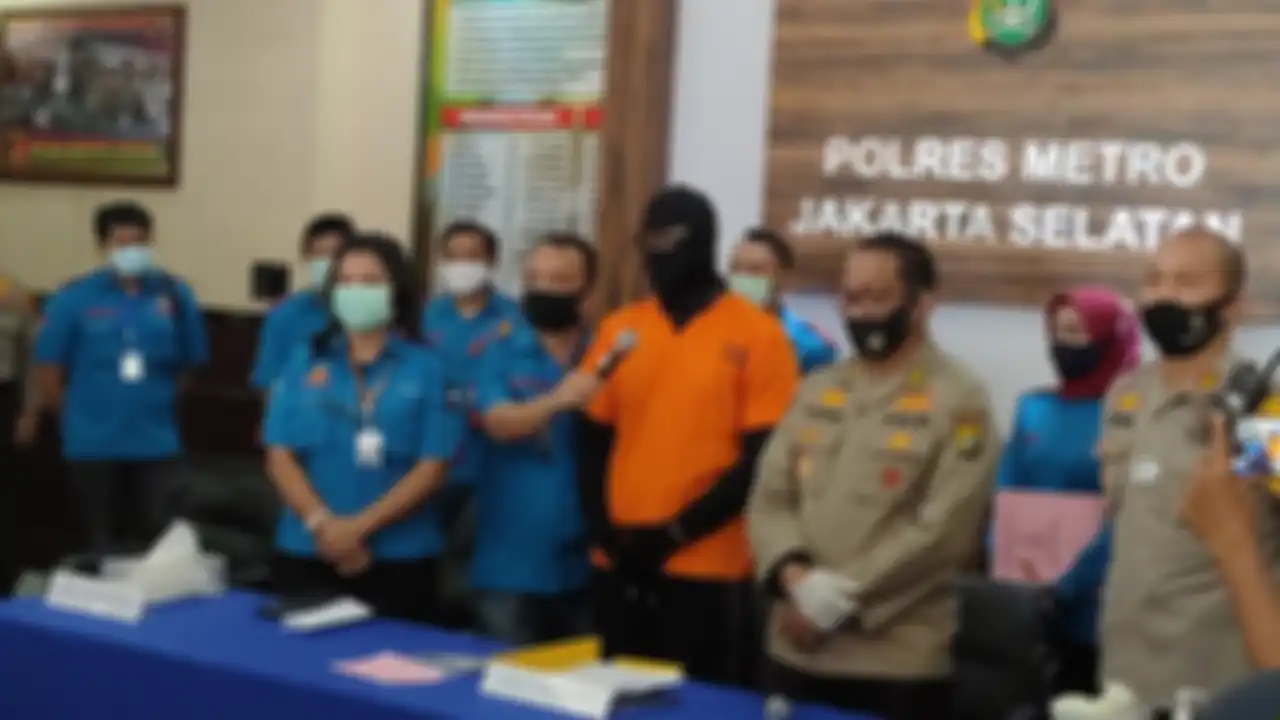 Diciduk karena Penyalahgunaan Narkoba, Begini Reaksi Dwi Sasono Saat Tunjukkan 16 Gram Ganja yang Disembunyikan di Salah Satu Guci Miliknya di Rumah