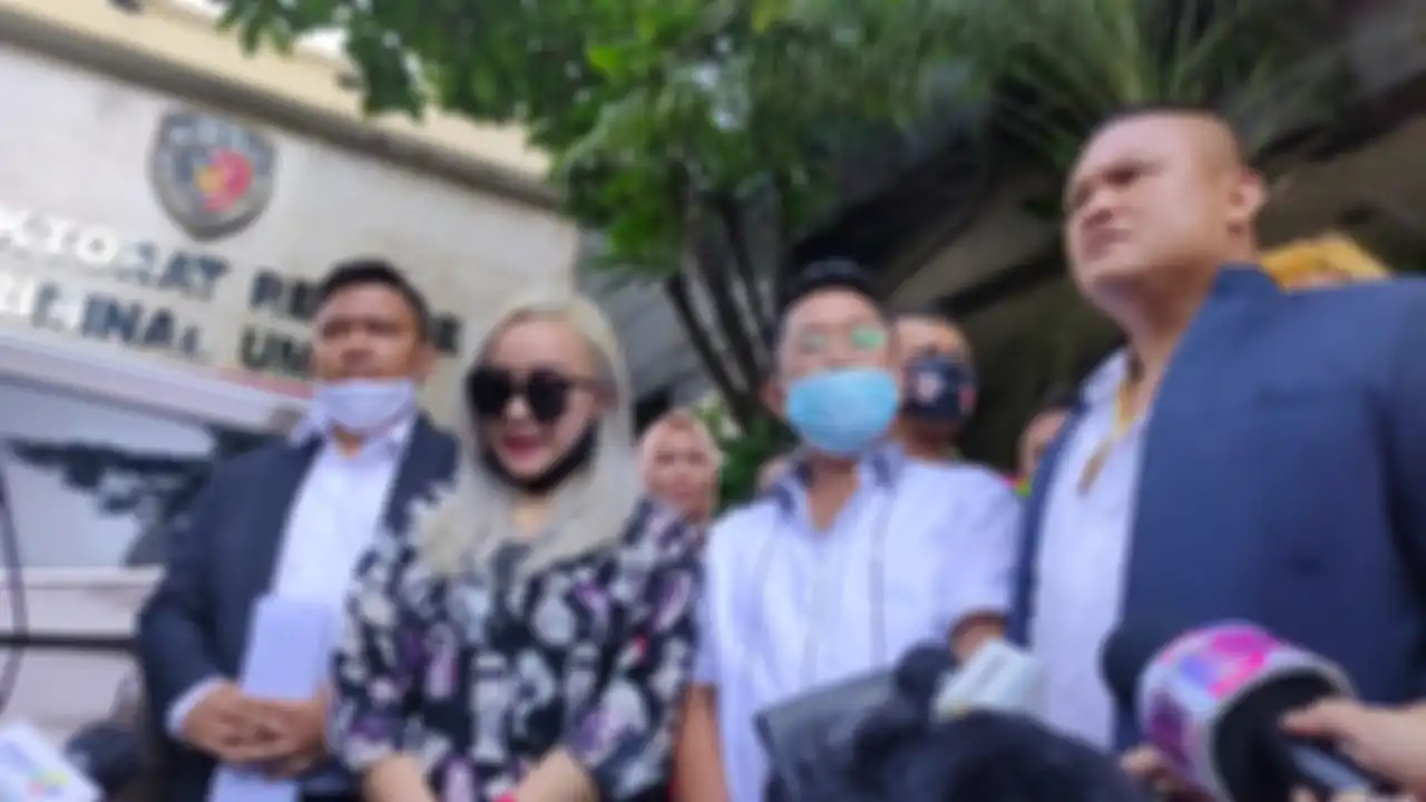 Lia Ladysta saat menjalani pemeriksaan sebagai tersangka kasus pencemaran nama baik Syahrini di Polda Metro Jaya, Sudirman, Rabu (23/9/2020) siang.
