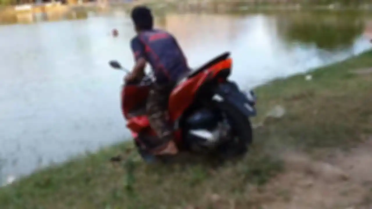 Motor Honda PCX 160 2021 baru turun langsung masuk sungai