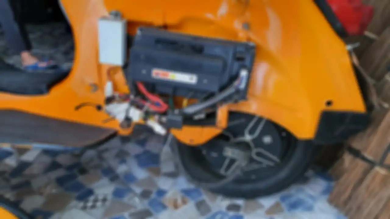 Kontroller pada motor listrik Vespa
